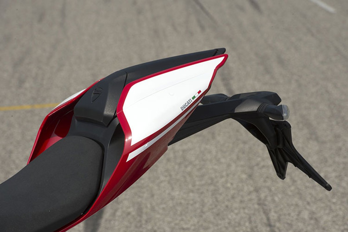 Ducati trinh lang Panigale R 2015 